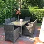 Sky & Homes Sturmmoewe I Reetdach-refugium Mit Parkgarten In Spo Апартаменты