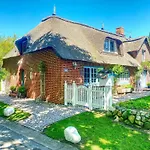 Sky & Homes Sturmmoewe I Reetdach-refugium Mit Parkgarten In Spo Апартаменты Bohl
