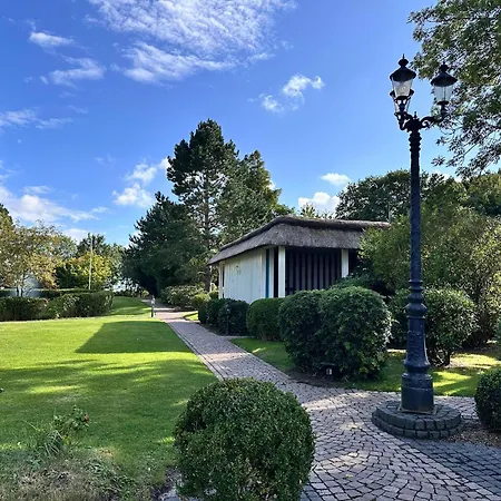 Sky & Homes Sturmmoewe I Reetdach-refugium Mit Parkgarten In Spo Appartement