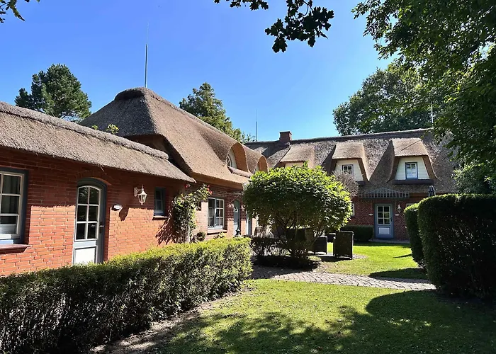 Sky & Homes Sturmmoewe I Reetdach-refugium Mit Parkgarten In Spo Appartement