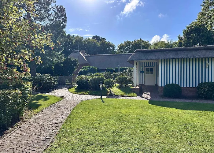 Sky & Homes Sturmmoewe I Reetdach-refugium Mit Parkgarten In Spo Lejlighed *