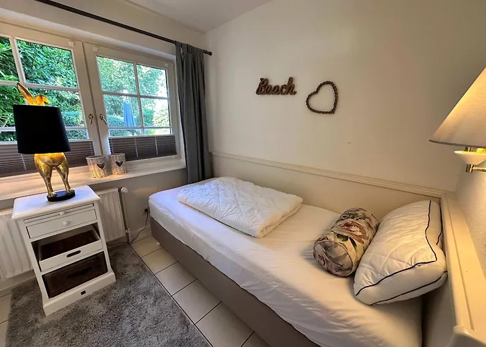 Appartement Sky & Homes Sturmmoewe I Reetdach-refugium Mit Parkgarten In Spo *