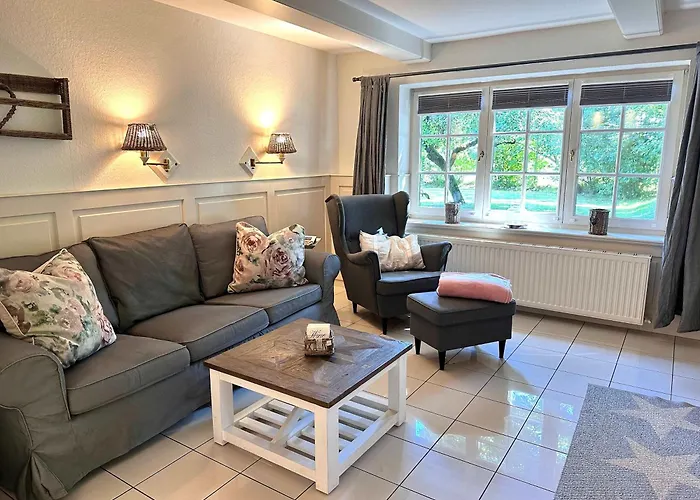 Sky & Homes Sturmmoewe I Reetdach-refugium Mit Parkgarten In Spo Sankt Peter-Ording